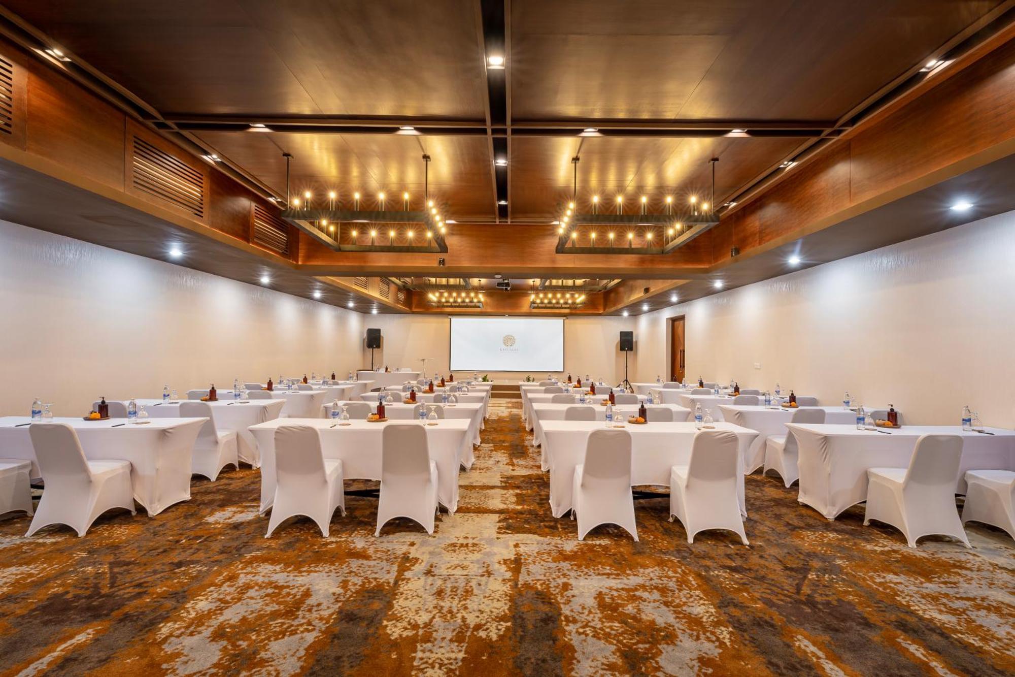 Hotel Kayumas 4*